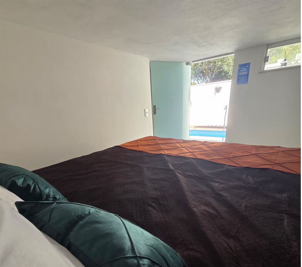 Ferros/tábuas de passar roupa, Wi-Fi, roupa de cama