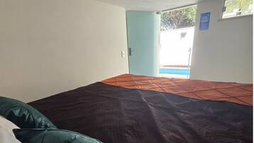 Ferros/tábuas de passar roupa, Wi-Fi, roupa de cama