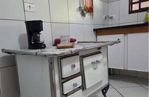 Interior - Retreat with Private Pool in Águas de São Pedro (Águas de São Pedro)