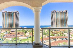 Property grounds - Portofino Island Resort & Spa 1-706 | Beachfront | Tennis | My Beach Getaways (Pensacola Beach)