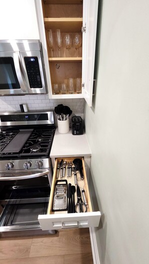 Private kitchen - Studio Mins Walk to DT OAK PARK (Oak Park)