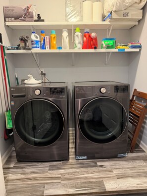 Interior - World Cup Rental Near Mercedes-Benz Stadium Renovated 3BR Atlanta Home (Atlanta)