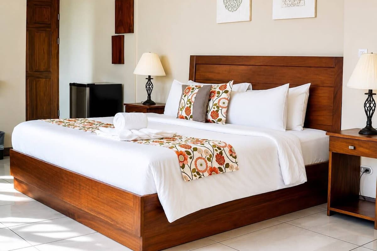 Suite Supérieure, 1 très grand lit, balcon, vue ville | Literie de qualité supérieure, matelas Select Comfort