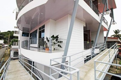 Aparta hotel puerta del cielo
