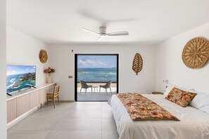 Iron/ironing board, WiFi, bed sheets - Villa Aurélio, overlooking the turquoise waters of St Martin, facing St Barthélémy. (Saint Martin)