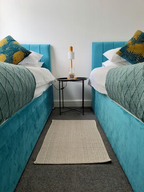 Free WiFi, bed sheets - Stylish Apartment Near Town Centre (Gloucester)