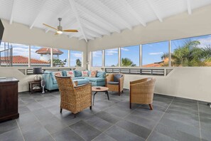 TV, offices - Caribbean Club 111 Parrots Perch on a small-scale resort with beautiful views (Kralendijk)