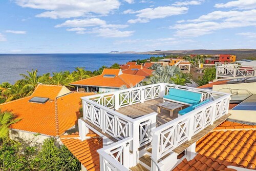 Caribbean Club 111 Parrots Perch on a small-scale resort with beautiful views