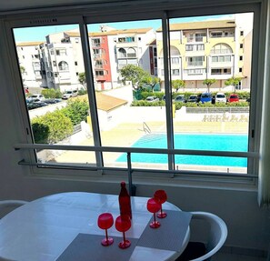Dining - Lovely 2-room apartment plus cabin with air conditioning, residence with pool, near Richelieu... (LE CAP D AGDE)