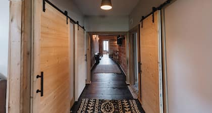 Historic Loft Stay Near Mammoth Cave National Park