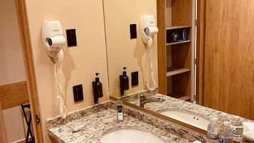 Basic Room, Pets Allowed | Bathroom | Shower, towels, soap, shampoo