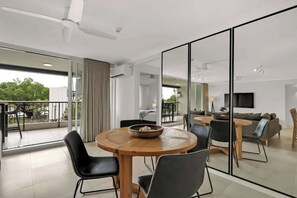 Dining - Seven @ Aquarius—Coral Sea Views near the Lagoon (Cairns)