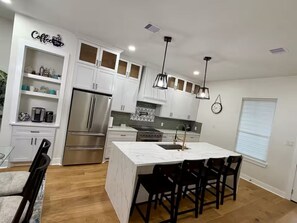 Private kitchen - NEW Luxe Bay Escape 5BR, Game Room & Resort Vibes in the Pointe West Community (Galveston)
