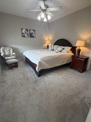 Room - Beachy Vibes Retreat -7HP (Laguna Vista)