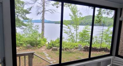 Charming 3-bedroom cottage in Meredith NH on the shores of Lake Winnipesaukee