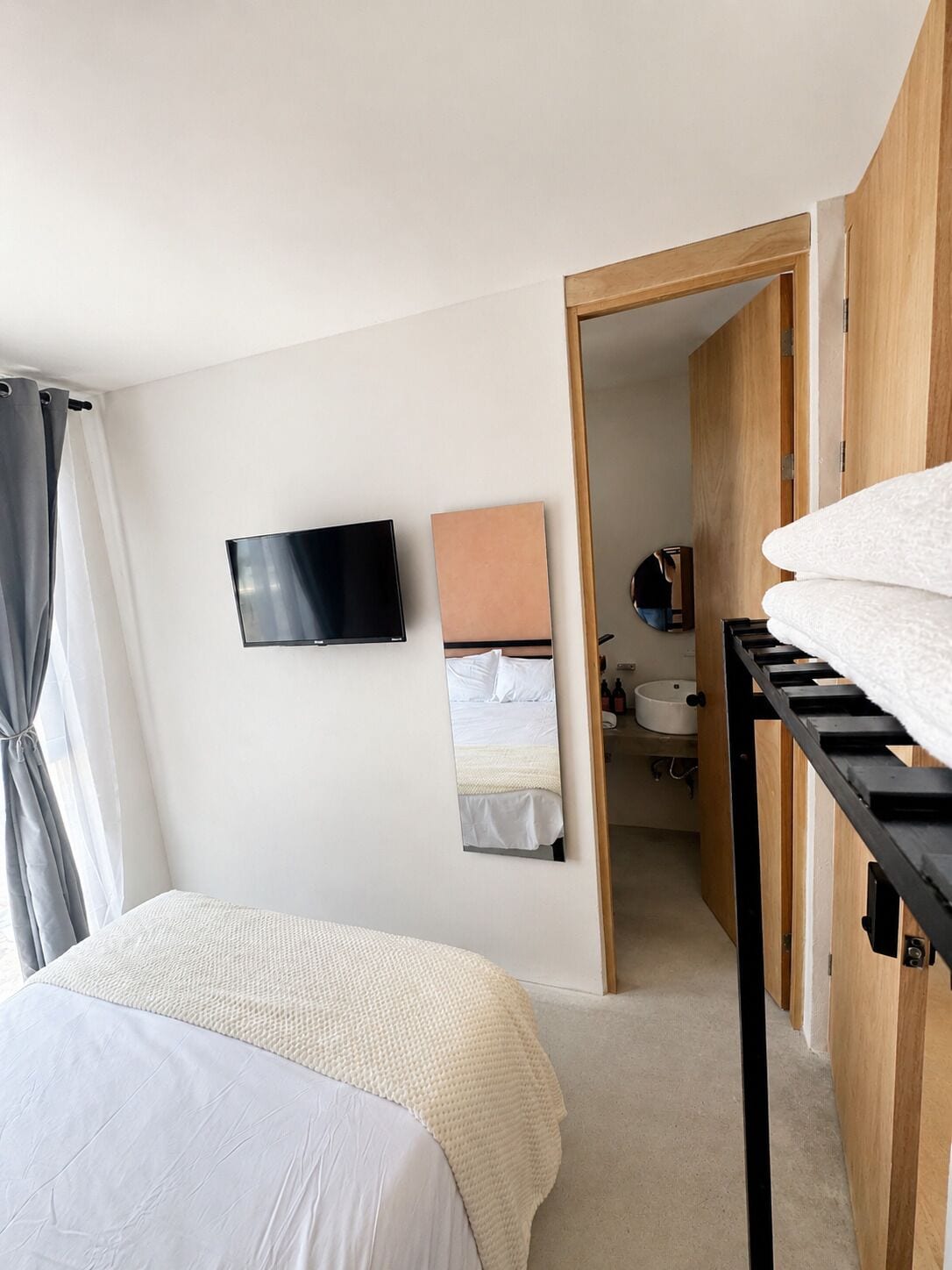 Comfort Room, Courtyard View | Free WiFi, bed sheets