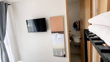 Habitación Confort, vista al patio | Wifi gratis y ropa de cama