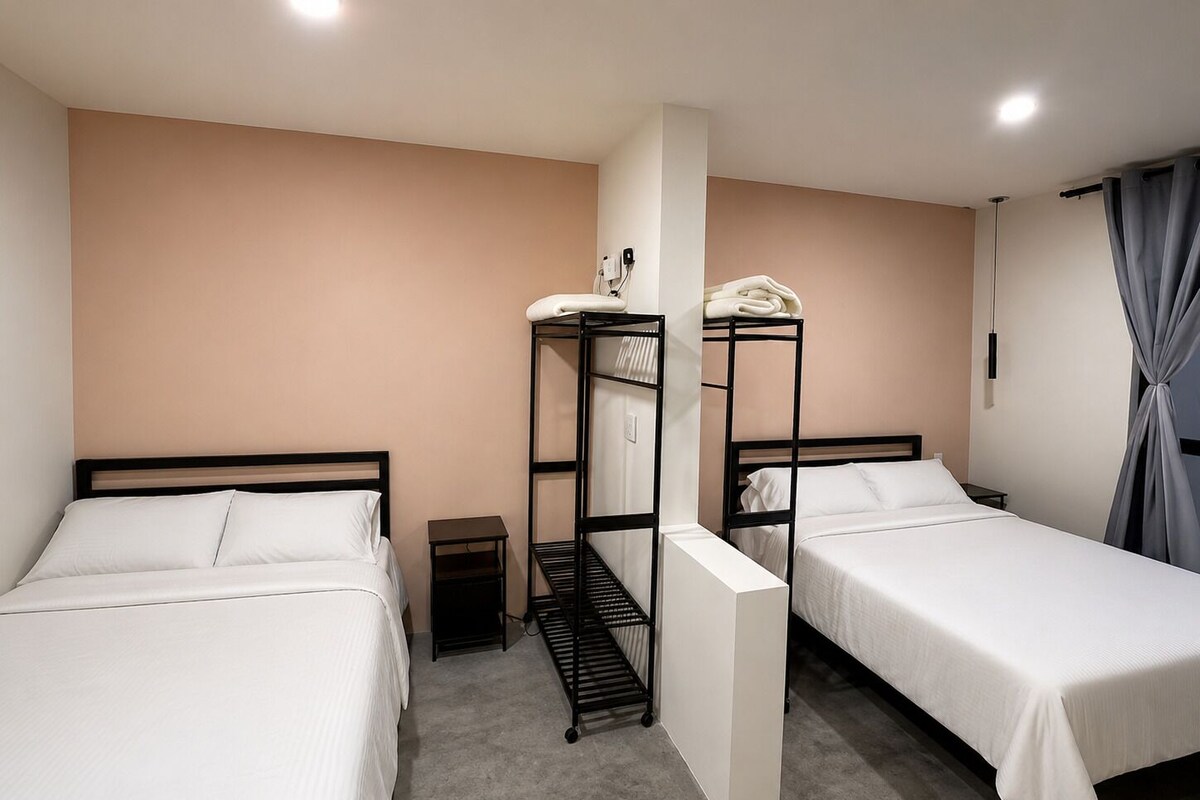 Deluxe-huone, 2 parisänkyä | Ilmainen Wi-Fi, vuodevaatteet