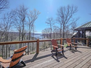 Terrace/patio - Escape to Summit View Lodge in Mountaintop, a spacious pet-friendly retreat for 14! (McHenry)