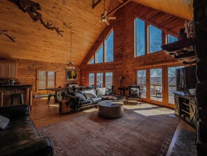 TV, fireplace, table football, ping pong - Escape to Summit View Lodge in Mountaintop, a spacious pet-friendly retreat for 14! (McHenry)
