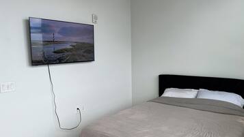 Free WiFi, bed sheets