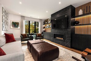 Smart TV - VIEW from 2 Rooftop Decks, Walk to Kerry Park, Minutes to DT and Space Needle (Seattle)