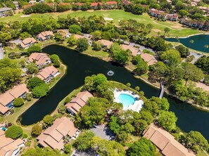 Exterior - Waterfront Villa, Golf Cart, Lake Views, Near Beach & Baytowne Wharf (Miramar Beach)