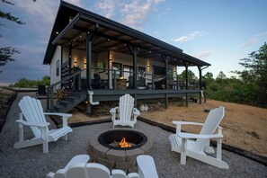 Terrace/patio - Hazel Hollow | Hot Tub w/ TV • Steam Shower • RRG (Rogers)