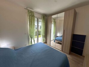 2 bedrooms - Holiday apartment with air conditioning and satellite TV (Bibione)