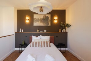 Bügeleisen/Bügelbrett, Reisekinderbett, kostenloses WLAN, Bettwäsche