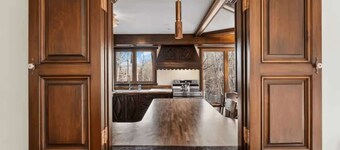 Private Pool, Hot Tub, Sauna & Lake Manor sleep 28