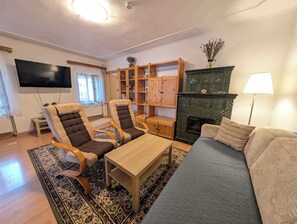 TV - Holiday home with a view of Lake Balaton (Tihany)