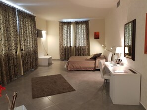 Room - Hotel Saturday (Palma Campania)