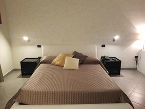 Room - Hotel Saturday (Palma Campania)