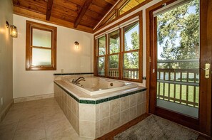Interior - Riverside Holiday Home Sleeps 10 (Anderson)