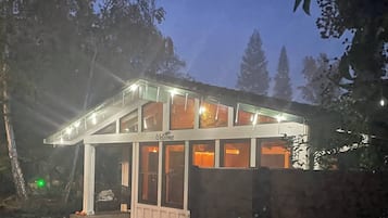 Hus, 3 soverom, balkong | Eksteriør