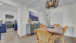 House (2 Bedrooms) | Interior - 44 Fairway Dunes by Avantstay Steps From the Beach, Pool, Tennis/pickleball Courts (Isle of Palms)