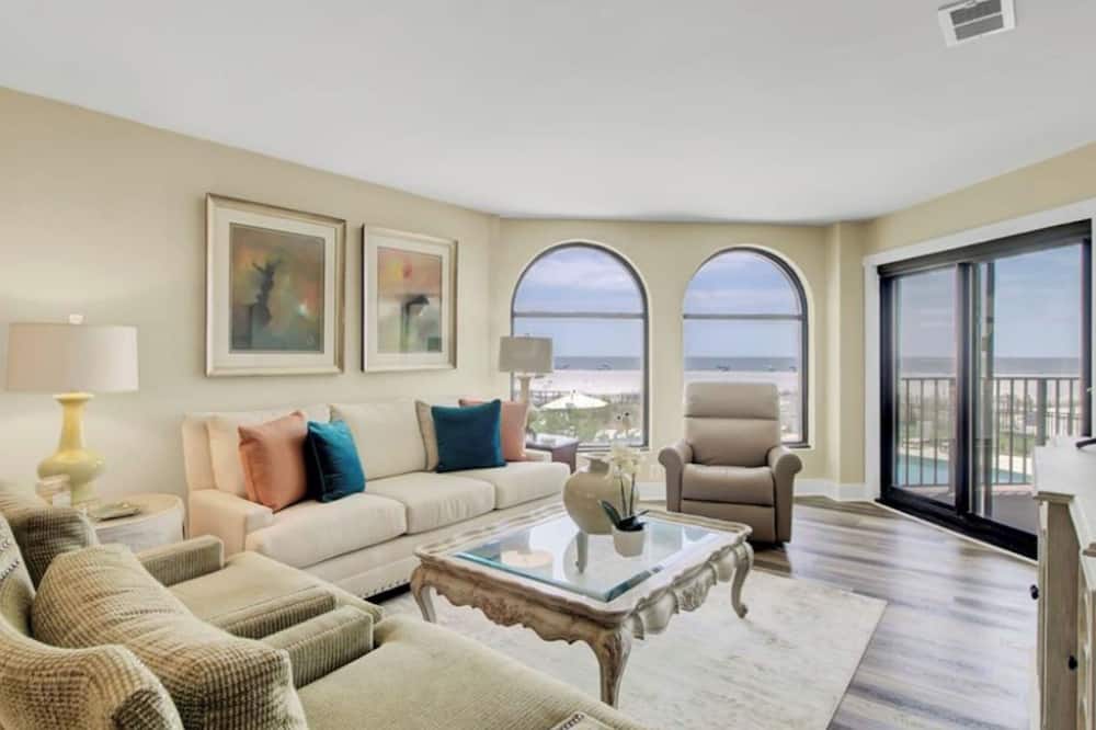 117 Seascape by Avantstay Oceanfront Breathtaking Views Communal Swimming Pool - Island of Palms, SC