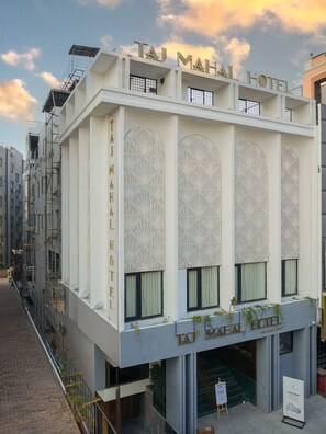 Exterior - Taj Mahal Hotel (Hyderabad)