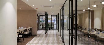Taj Mahal Hotel, Panjagutta