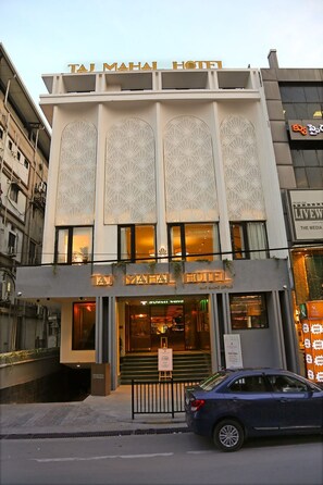 Front of property - Taj Mahal Hotel (Hyderabad)