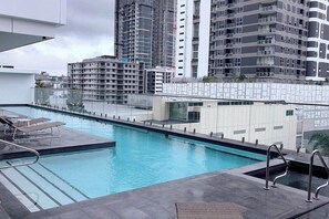 Pool - Comfortable 2BR w/ Pool, Gym and BBQ | Free Parking (South Brisbane)