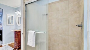 Apartment (2 Bedrooms) | Interior - 504 Summerhouse by Avantstay Ocean Front Condo w/ Community Pool Access (Isle of Palms)