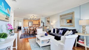 Apartment (2 Bedrooms) | Interior - 504 Summerhouse by Avantstay Ocean Front Condo w/ Community Pool Access (Isle of Palms)