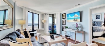 504 Summerhouse by Avantstay Ocean Front Condo w/ Community Pool Access