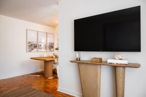 Interior - Light Filled 2BR w/ Balcony & 2 Free Parking (Arlington)