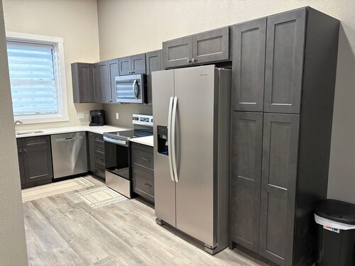 Bearcat Basecamp 3 BR 2 Bath duplex next to NWMSU in Maryville.