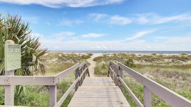 Apartment (2 Bedrooms) | Interior - 7A Mariners Walk by Avantstay Walk to Beach + Pool (Isle of Palms)