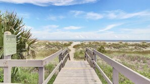 Apartment (2 Bedrooms) | Interior - 7A Mariners Walk by Avantstay Walk to Beach + Pool (Isle of Palms)