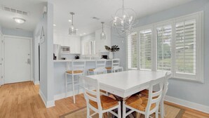 Apartment (2 Bedrooms) | Interior - 7A Mariners Walk by Avantstay Walk to Beach + Pool (Isle of Palms)